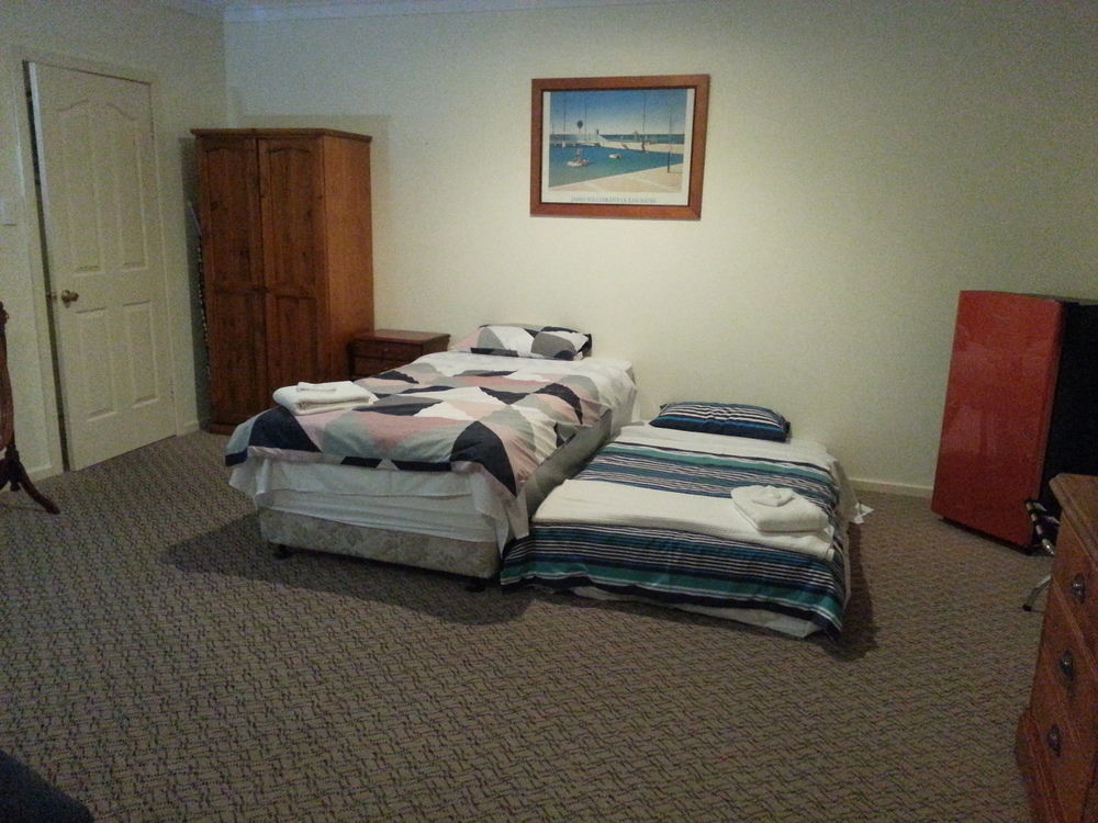 Palm Beach Guest House Rockingham Eksteriør bilde