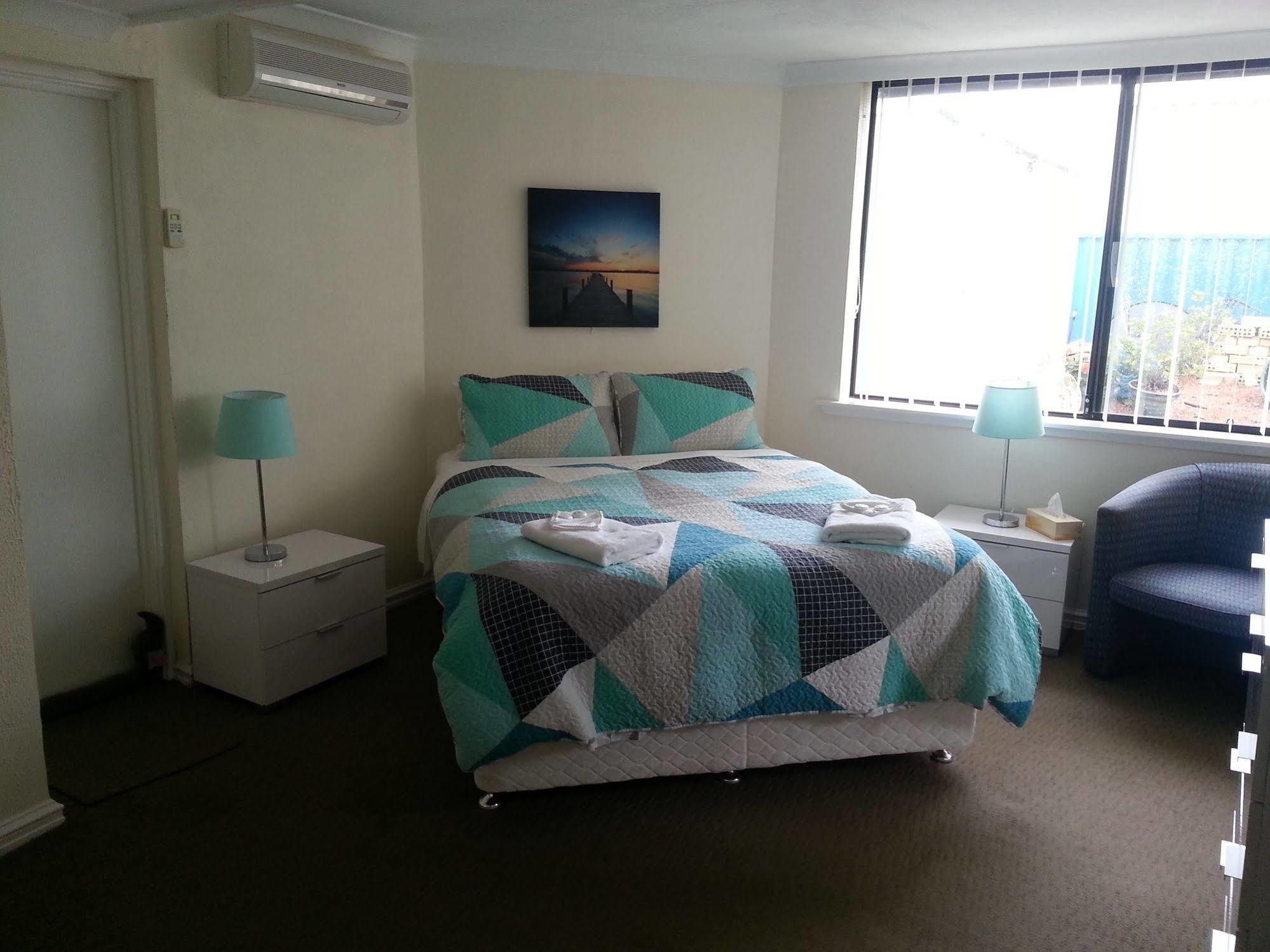 Palm Beach Guest House Rockingham Eksteriør bilde